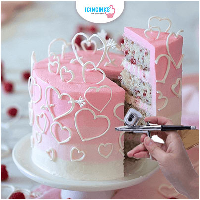 Using the Air Brush for cake decoration 